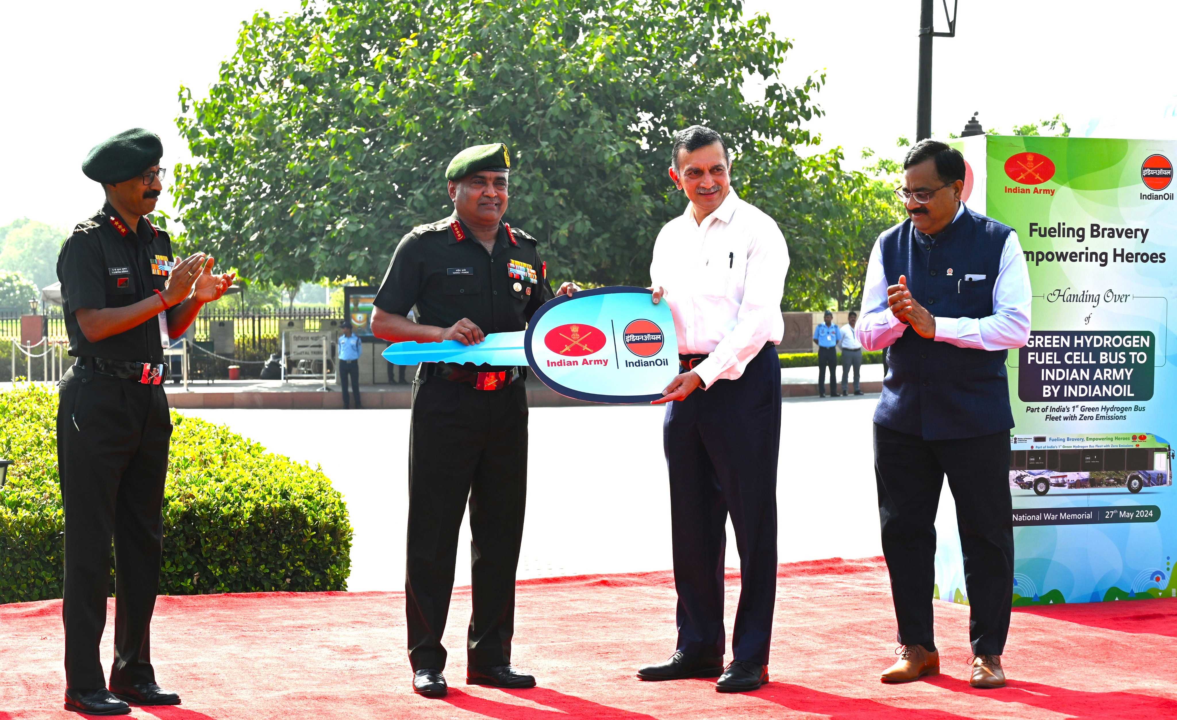 भारतीय सेना को मिली हाइड्रोजन बस, 250-300 किमी का है माइलेज